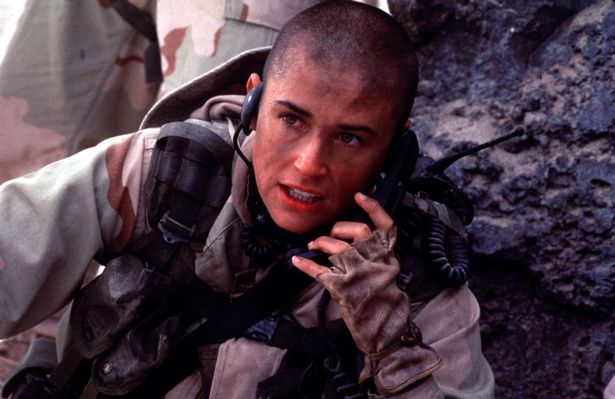 Демі Мур у головній ролі зіграла Джордана О'Ніла фільму Солдат Джейн