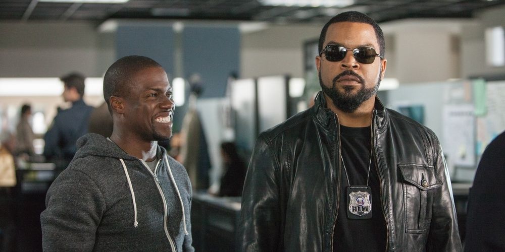 Кевин Харт и Айс Кьюб в полицейском участке в фильме Ride Along