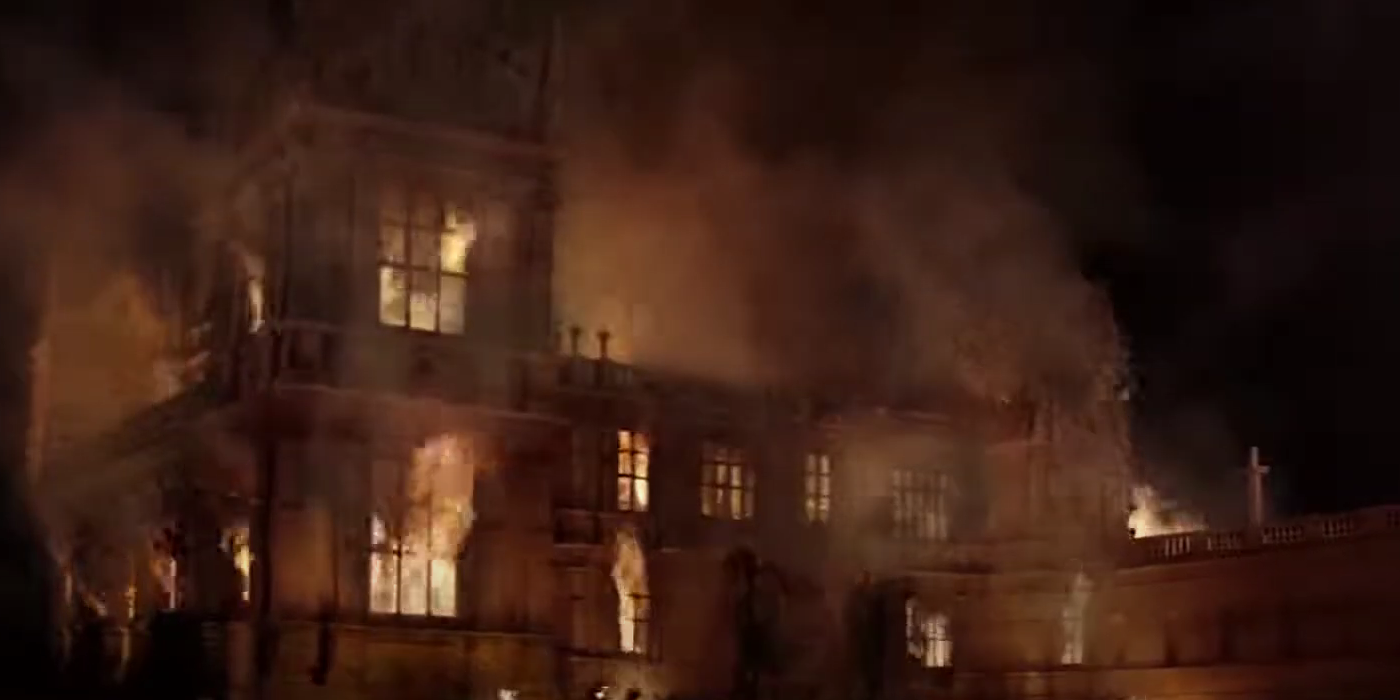 Пожежа у маєтку Уейна у фільмі "Бетмен: Початок