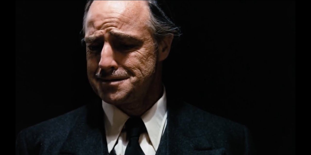 Вито плачет при виде мертвого тела Сонни в фильме "Крестный отец".