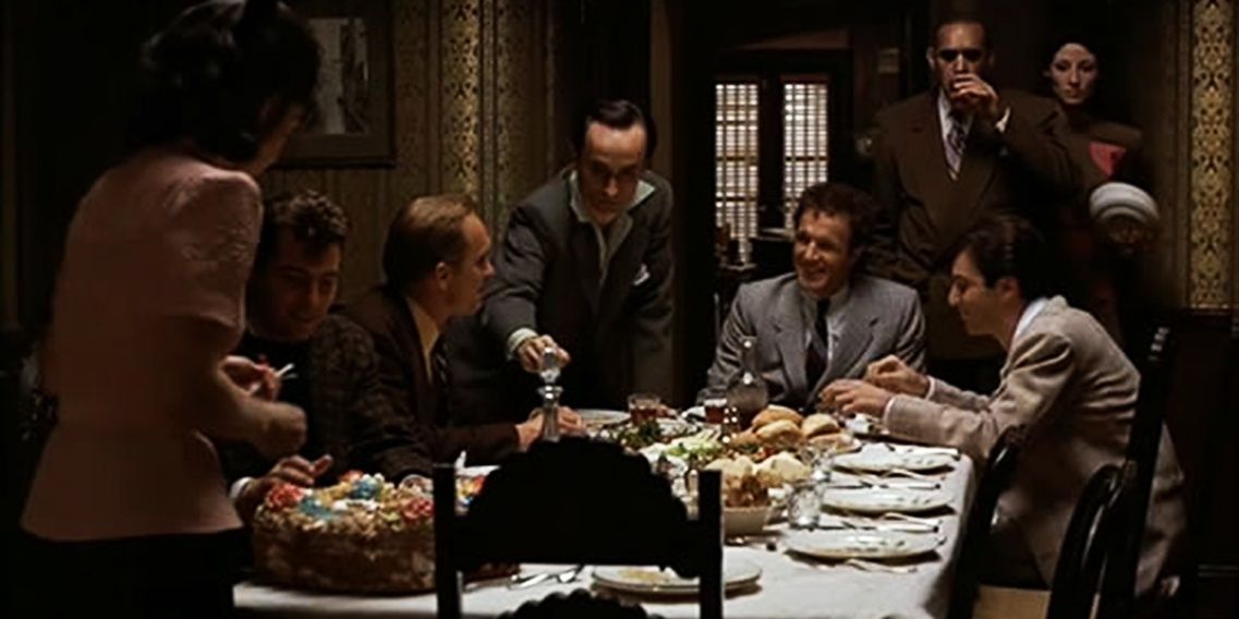 Братья Корлеоне вспоминают день рождения своего отца в фильме "Крестный отец", часть 2