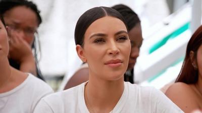 "Keeping Up with the Kardashians" 14 season 8-th episode