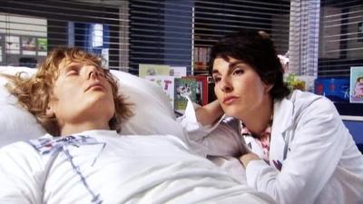 Green Wing (2004), Episode 1