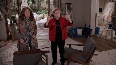 Grace and Frankie (2015), Episode 2