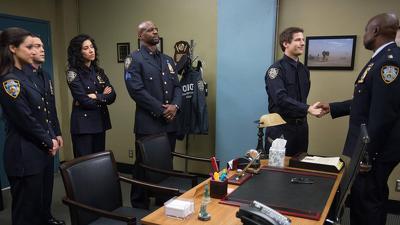 "Brooklyn Nine-Nine" 1 season 22-th episode