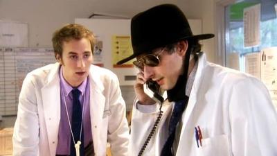 Green Wing (2004), Episode 2