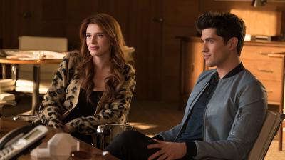 Episode 10, Famous in Love (2017)