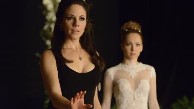 "Lost Girl" 5 season 1-th episode