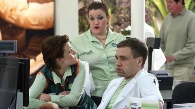 Супермаркет / Trollied (2011), Серия 7