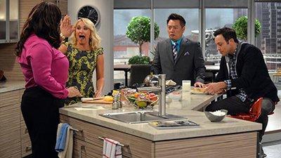 "Young & Hungry" 1 season 1-th episode