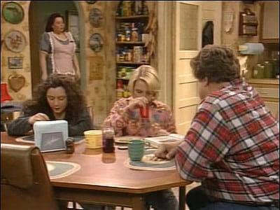Roseanne (1988), Episode 25