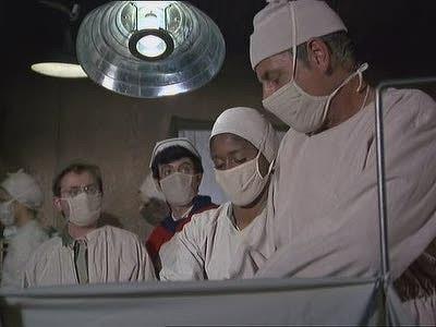 Серия 5, Чёртова служба в гoспитале МЭШ / MASH (1972)