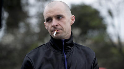 Love/Hate (2010), Episode 1