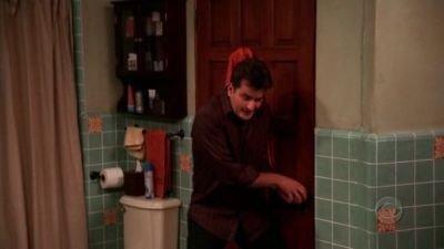 "Two and a Half Men" 2 season 6-th episode