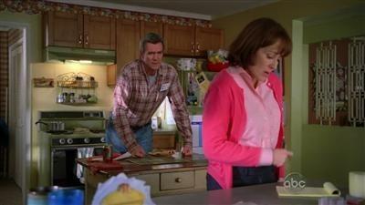 Episode 19, The Middle (2009)