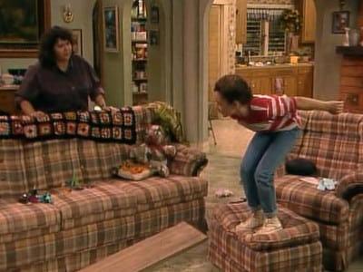"Roseanne" 1 season 2-th episode