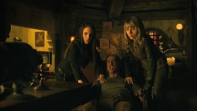 Episode 20, Lost Girl (2010)