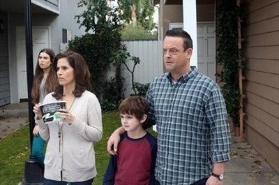 "The Neighbors" 1 season 15-th episode