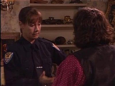 Roseanne (1988), Episode 6