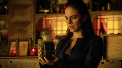 "Lost Girl" 4 season 9-th episode