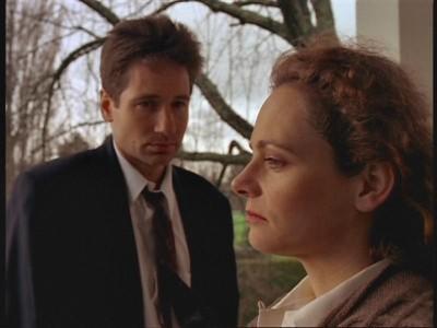 Серія 16, Цілком таємно / The X-Files (1993)
