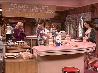 "Roseanne" 5 season 9-th episode