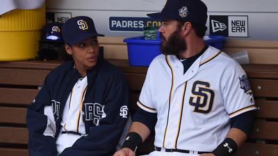 Episode 9, Pitch (2016)