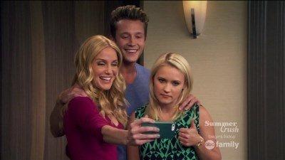 "Young & Hungry" 1 season 5-th episode