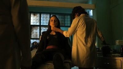 "Lost Girl" 2 season 15-th episode