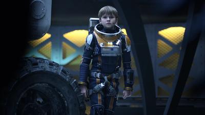 Lost in Space (2018), Episode 10