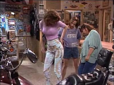 Episode 1, Roseanne (1988)