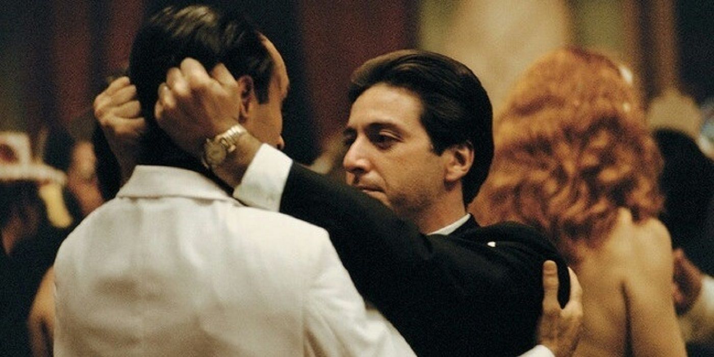 Майкл тримає Фредо за голову у фільмі "Хрещений батько, частина II