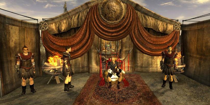 Цезар на своєму троні на скріншоті з Fallout New Vegas.